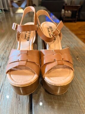 Chelsea Crew Black Label Cognac Brown Leather Platform Sandals Brand new!